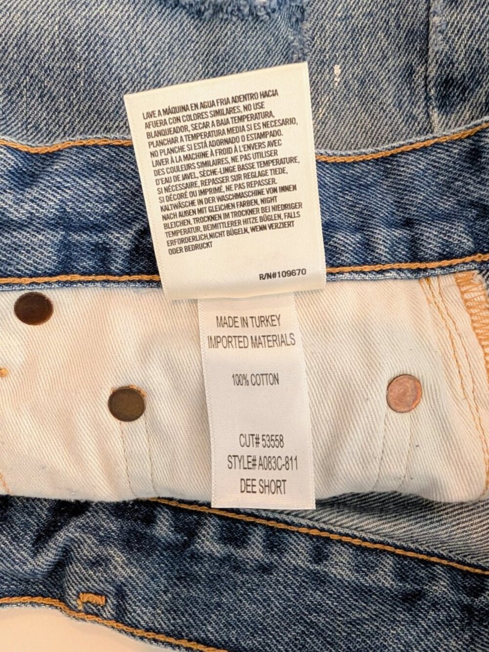 AGOLDE Dee Ultra High Rise Cutoff Shorts in Ricochet - Size 28 - Picture 6 of 8